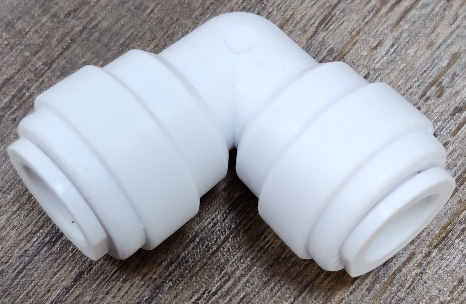 картинка Фитинг угловой QT-09Z 5/16"трубка(f) x 5/16"трубка(f) комплект 5 шт.