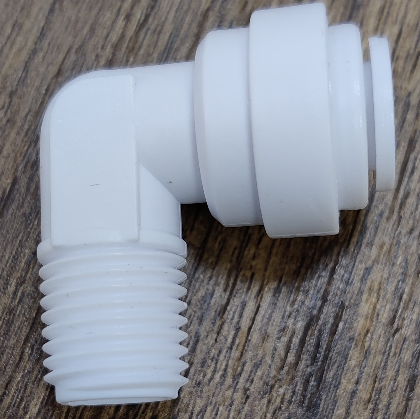 картинка Фитинг угловой QT-11W 5/16"трубка (f) x 1/4"резьба(m) комплект 5 шт.