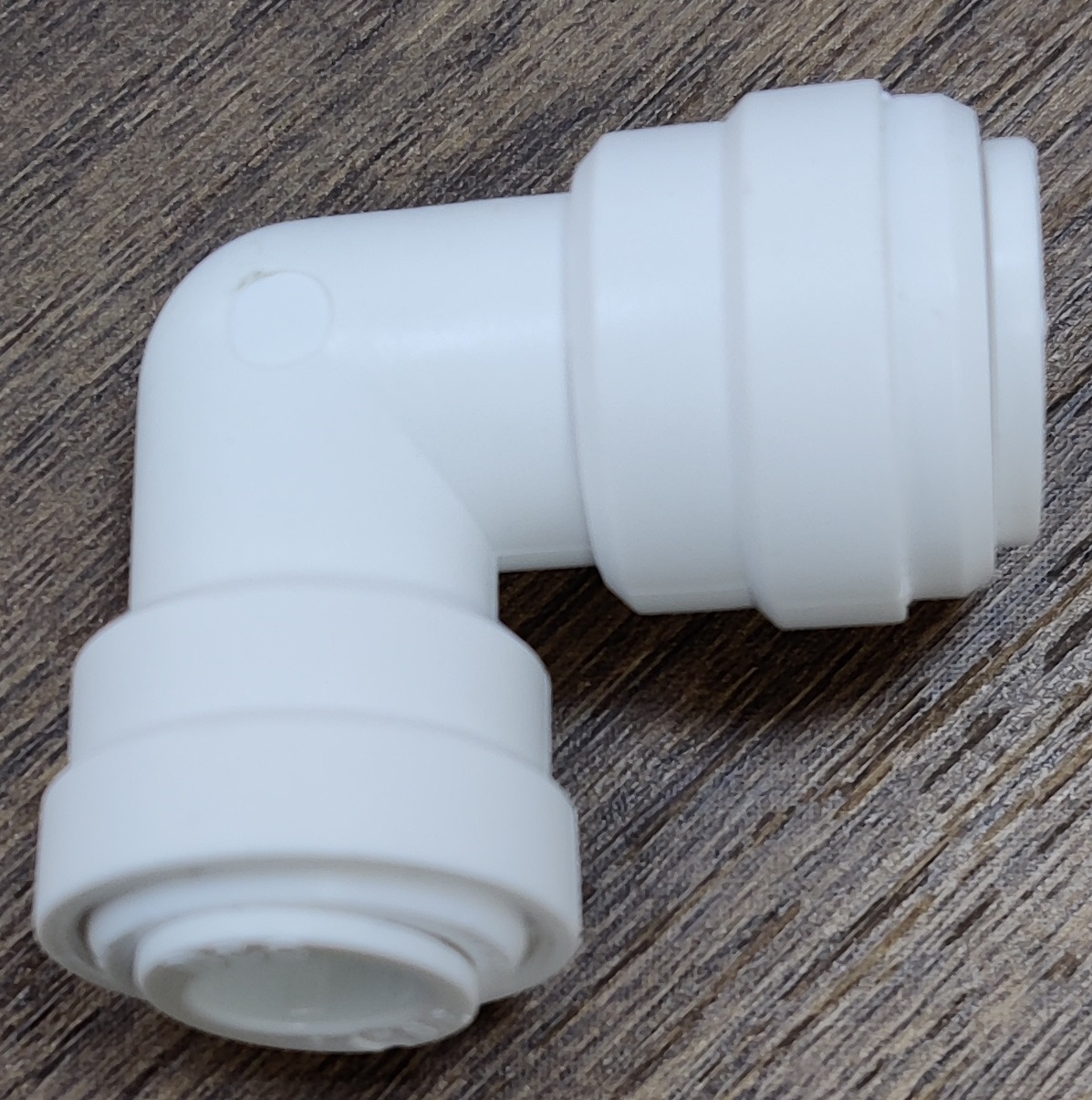 картинка Фитинг угловой QT-09L 3/8"трубка(f) x 1/2"трубка(f) комплект 5 шт.